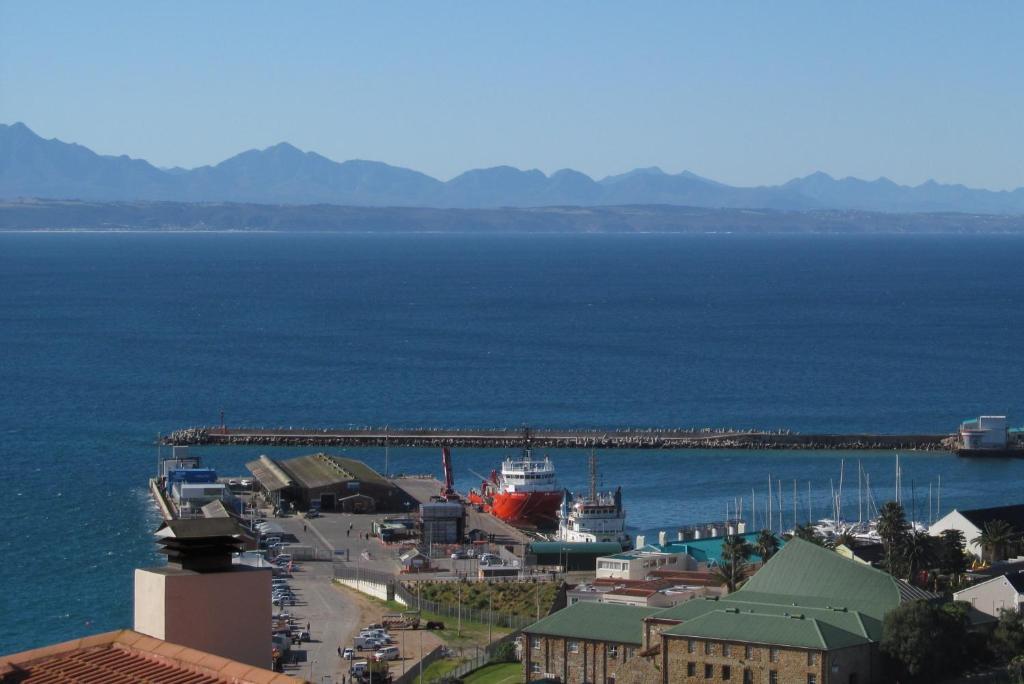 Aquamarine Guest House Mossel Bay Exterior photo
